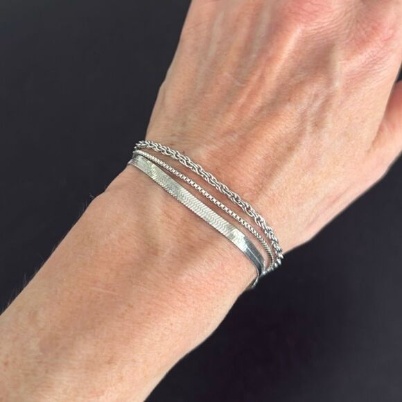 The Uptown Six – Silver Tone Chains in Mixed Styles – Adjustable Length Set - Picture 4 of 7